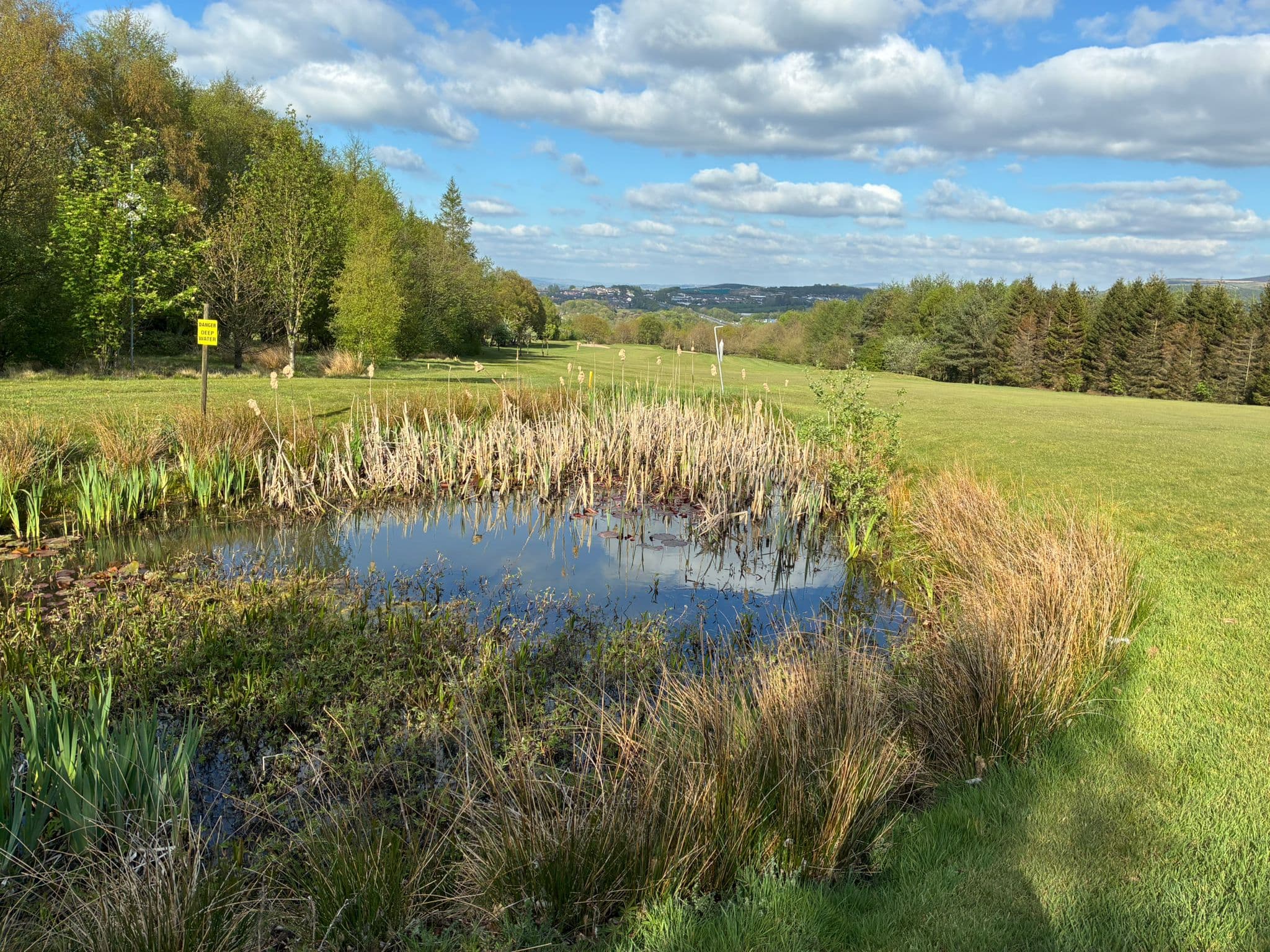 Hole 6 - A social par 5